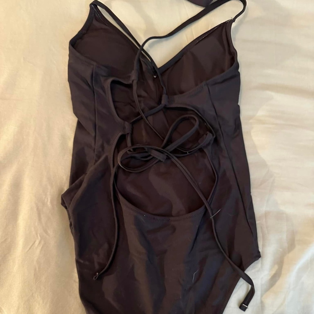 V neck string back american eagle swimsuit